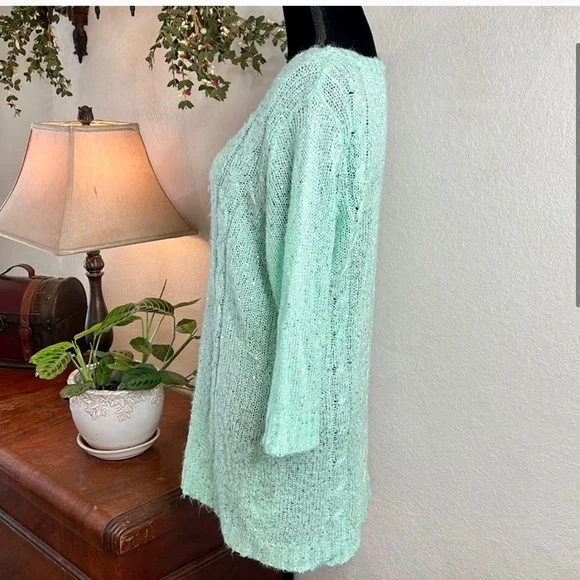 Maurice’s cable knit sweater - Picture 3 of 9